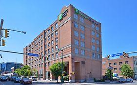 Holiday Inn Express & Suites Buffalo Downtown By Ihg